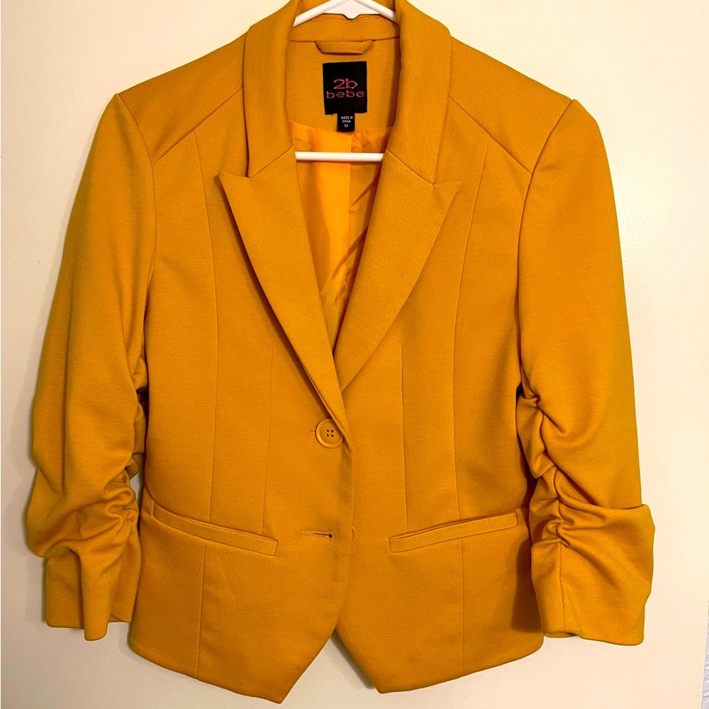 2B Bebe Cute Trendy Waist-Length Blazer
